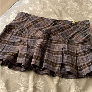 Grey plaid skirt